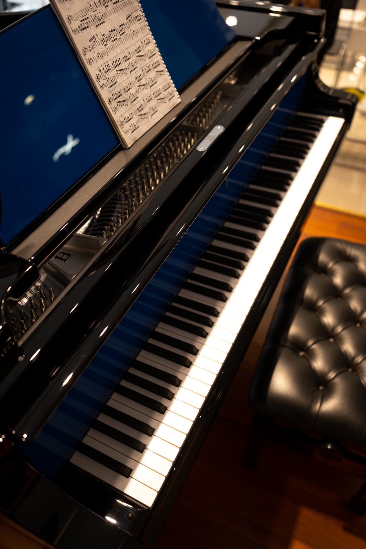 施坦威钢琴-施坦威焕彩系列抵达川音店