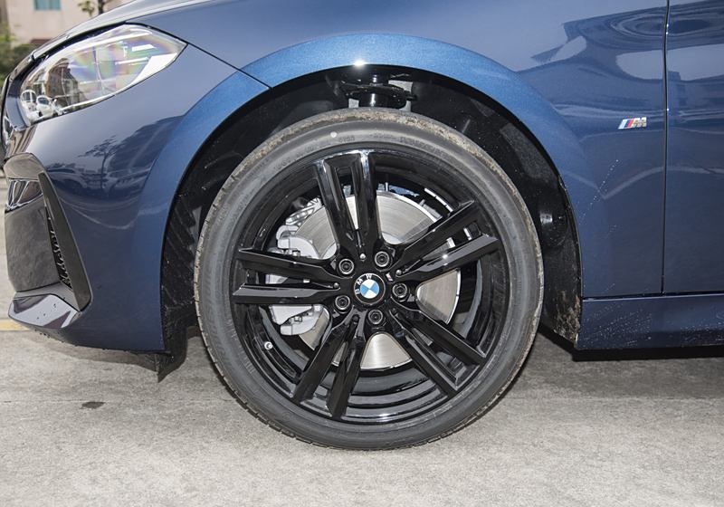 宝马1系关于宝马1系轮毂的问题,求大神解读