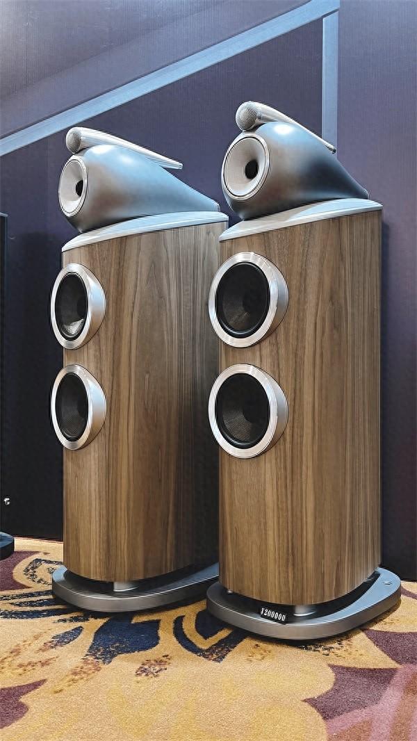 西安宝丽昌分享b&w宝华韦健800钻石系列落地音箱受到用户的青睐