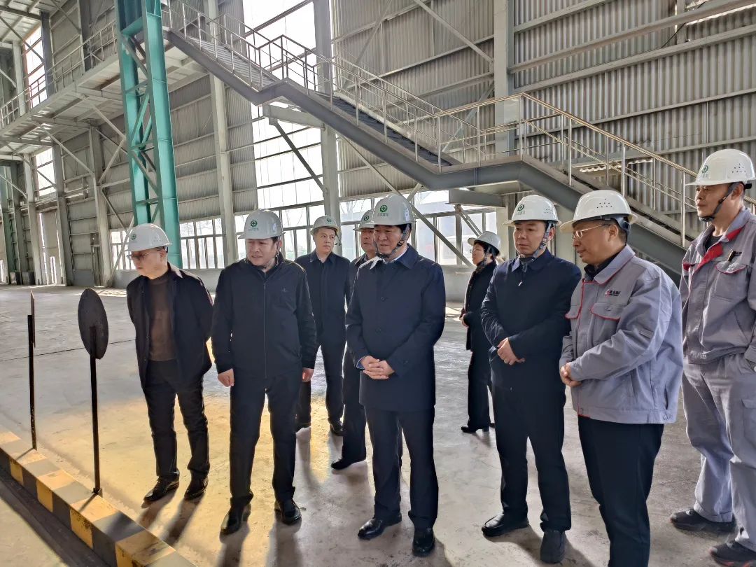 张振明在我县调研吕梁"特钢"产业发展情况