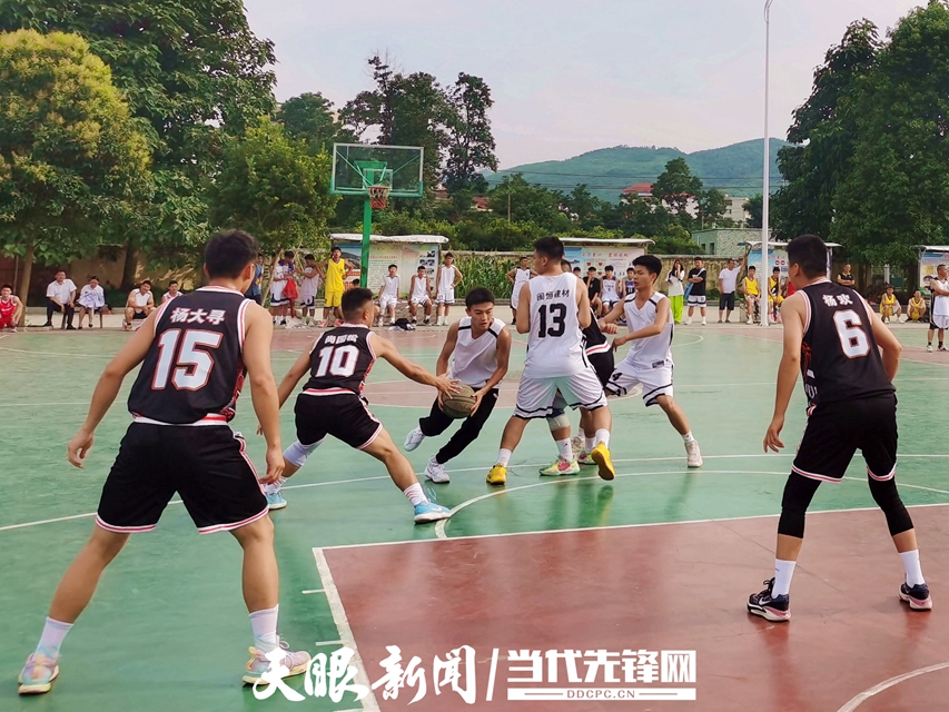 瓮安县玉山镇:"村ba"点燃群众运动热情