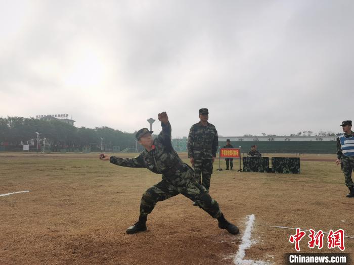 直擊武警海南總隊新兵團新兵結業考核現場