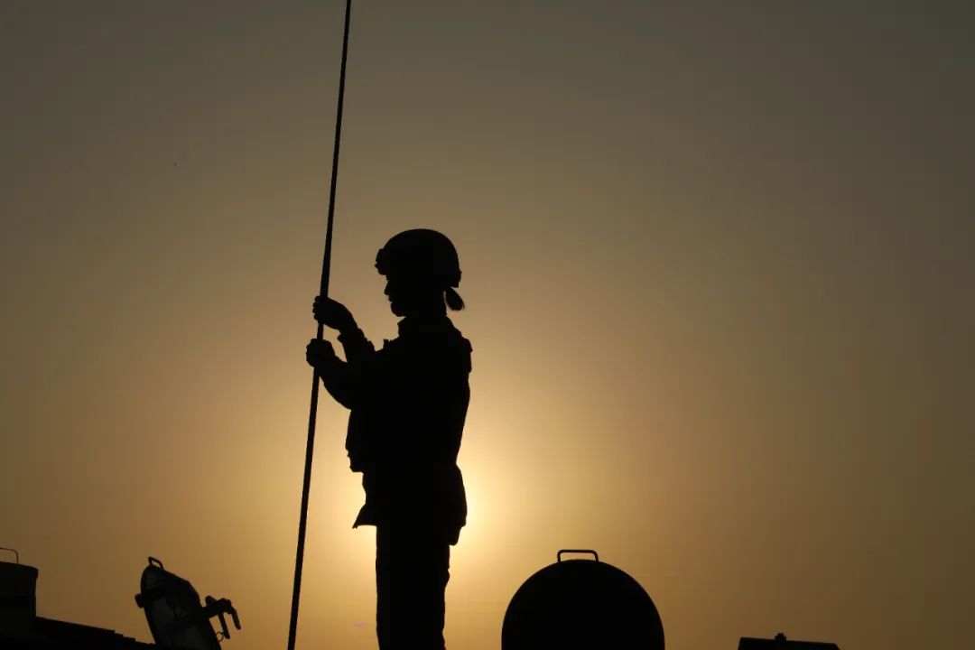 装甲驾驶特级女兵,好飒!