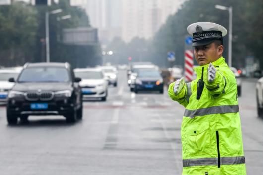 國慶安全行丨您有一份電動自行車上路安全指南,請注意查收