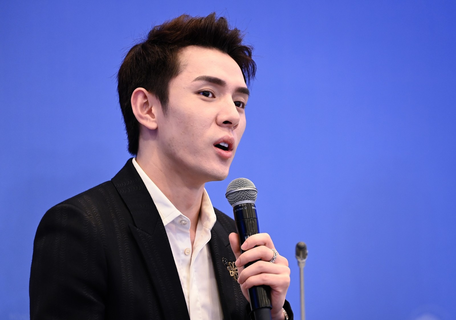 直播带货风向已变 李佳琦仍处风口浪尖