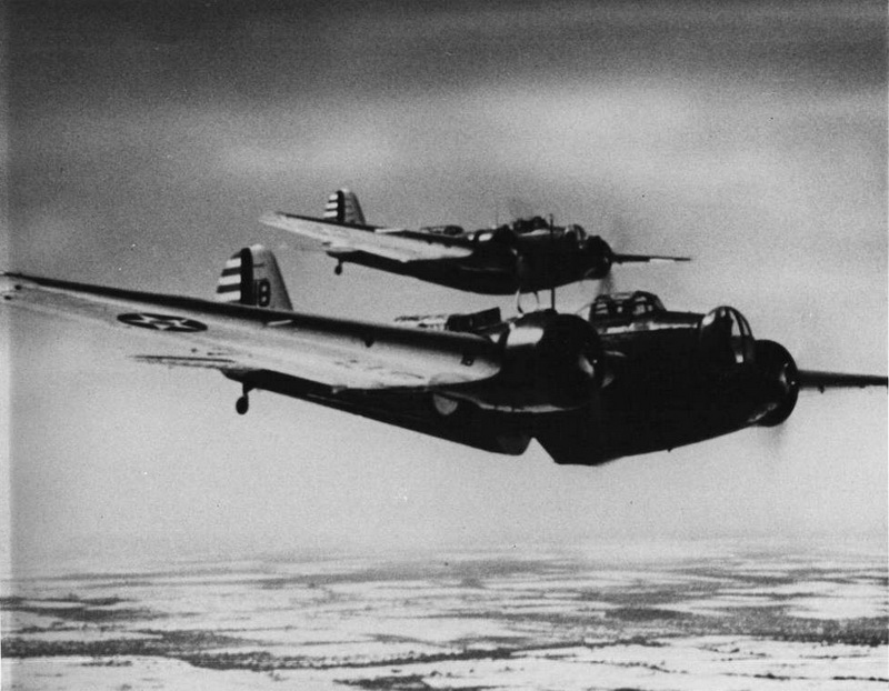 一九三八年中国两架b-10重型轰炸机飞抵日本上空