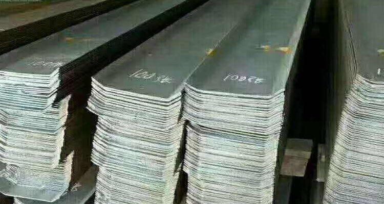 止水钢板凹槽朝向