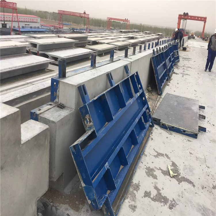 高铁三墙模具如何进行使用