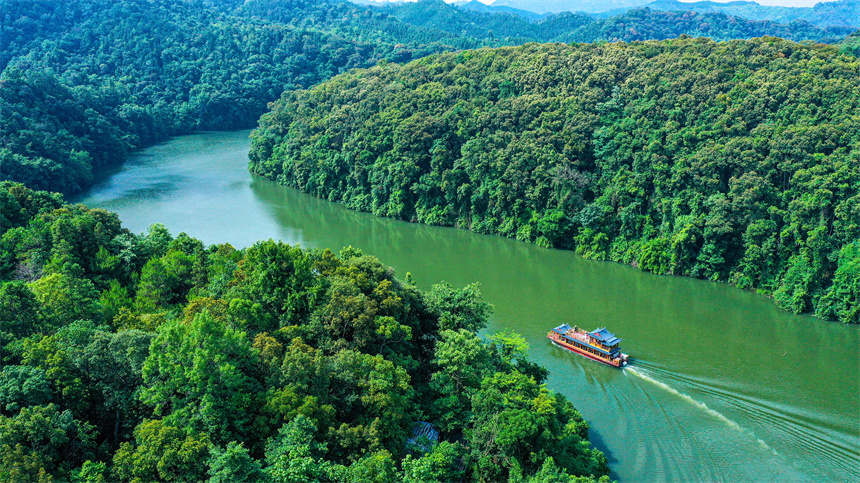 江西定南:旅游人气旺 文旅消费火