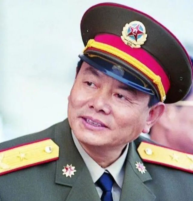 他是首任驻港部队司令员,59岁官至上将,62岁成为副总参谋长