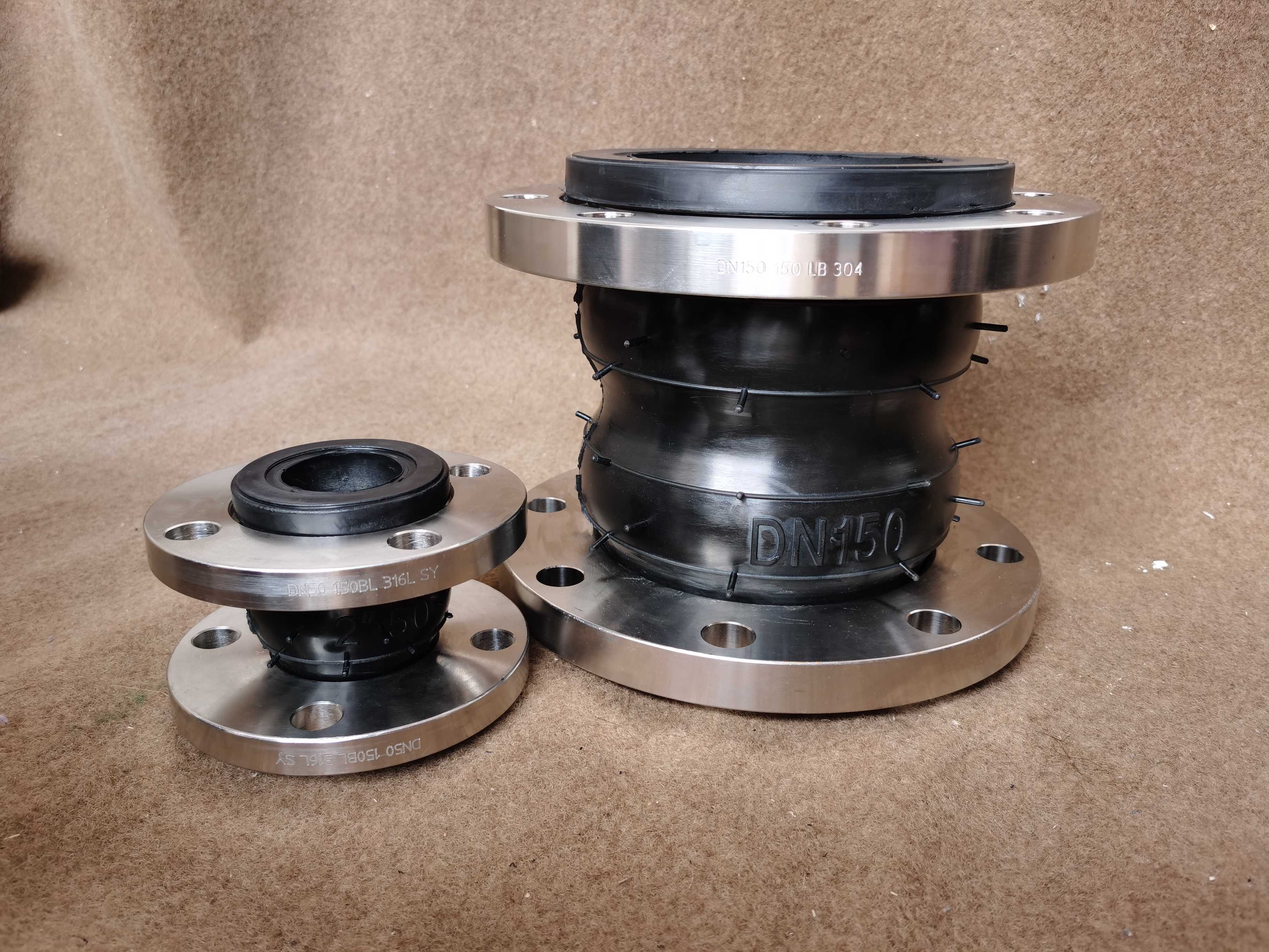 柔性橡胶接头的结构设计应合理