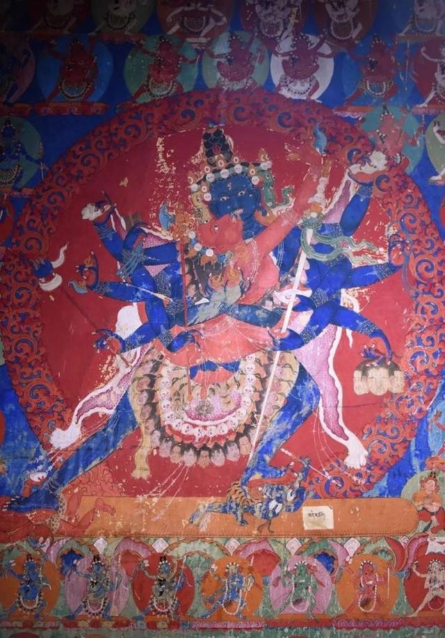 在这里,可以看到顶级的密宗壁画,大师耗时整整14年