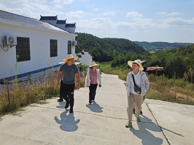 孝昌丰山镇周潇:"舞鞋女王"返乡做电商,"土货"触网俏销八方