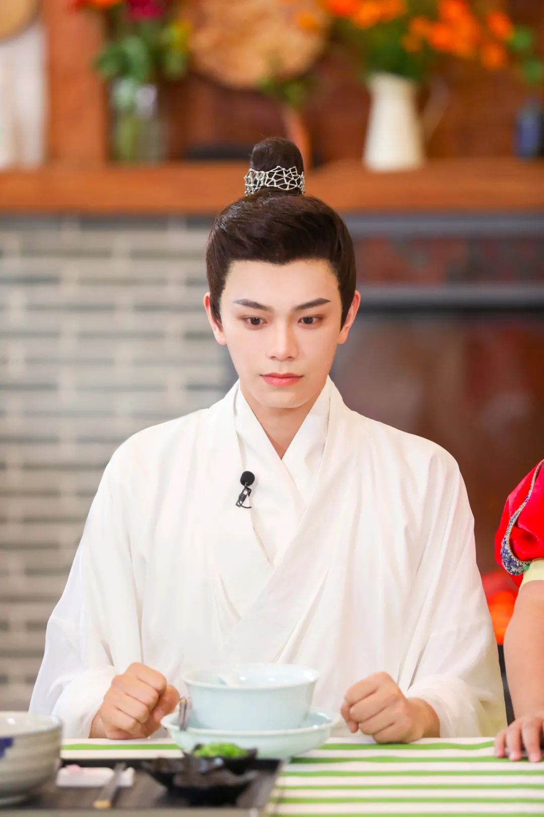 《青春环游记2》贾玲丁禹兮甜蜜感情戏,沈腾整蛊范丞丞两大家族合体