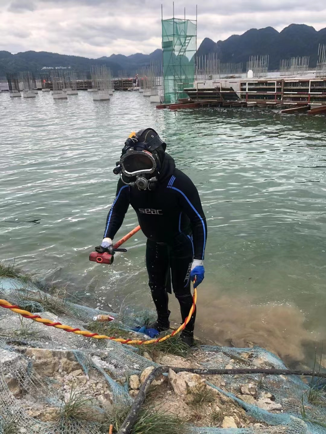 福州潜水打捞图片