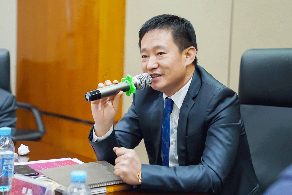 跌落的邵阳富豪铁哥:放牛娃出身,打造千亿帝国,欠104亿被调查