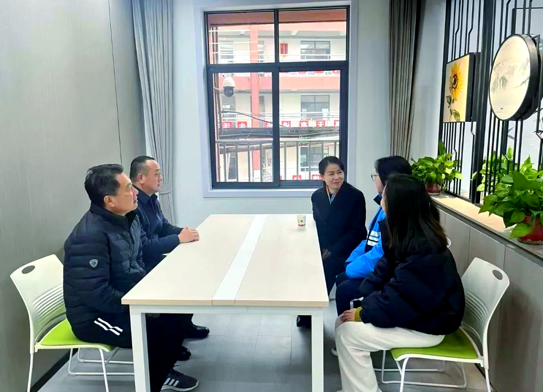 市教育局领导慰问枝江二中,为高三学生加油鼓劲