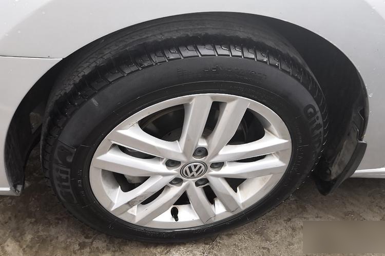 一汽大众捷达用的轮胎是什么牌子的?