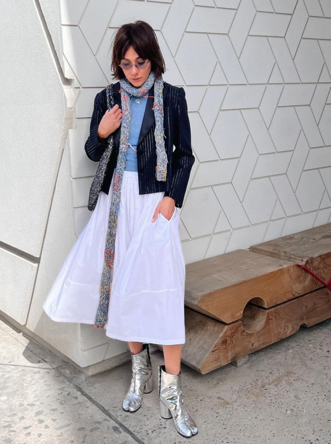 俄罗斯博主irina带着艺术气质的穿搭 喜欢穿短裙的你可以保存很多图