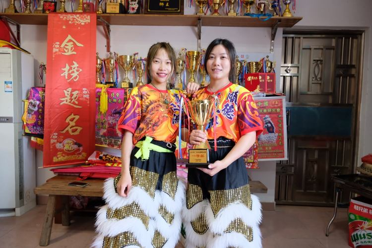 顺德醒狮女孩心中有梦登上云顶世界狮王争霸赛舞台