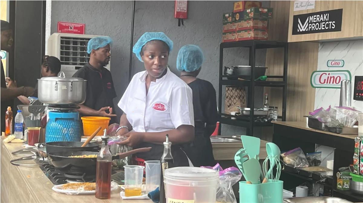 Ů����ս100Сʱ�����������4��û˯������ͣ�������������ʱ���¼