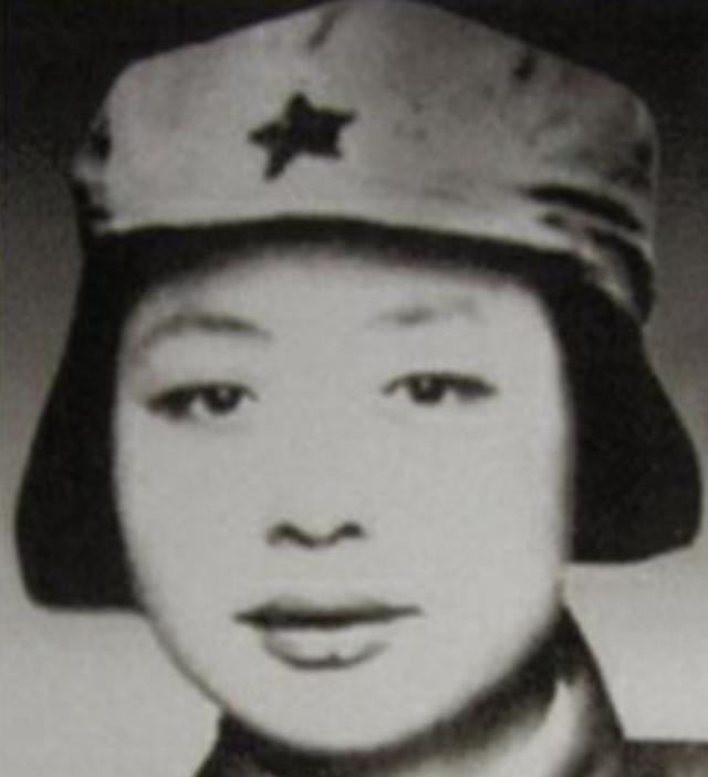 1949年,罗荣桓接前妻之女进京生活,林月琴大方送新皮袄给颜月娥