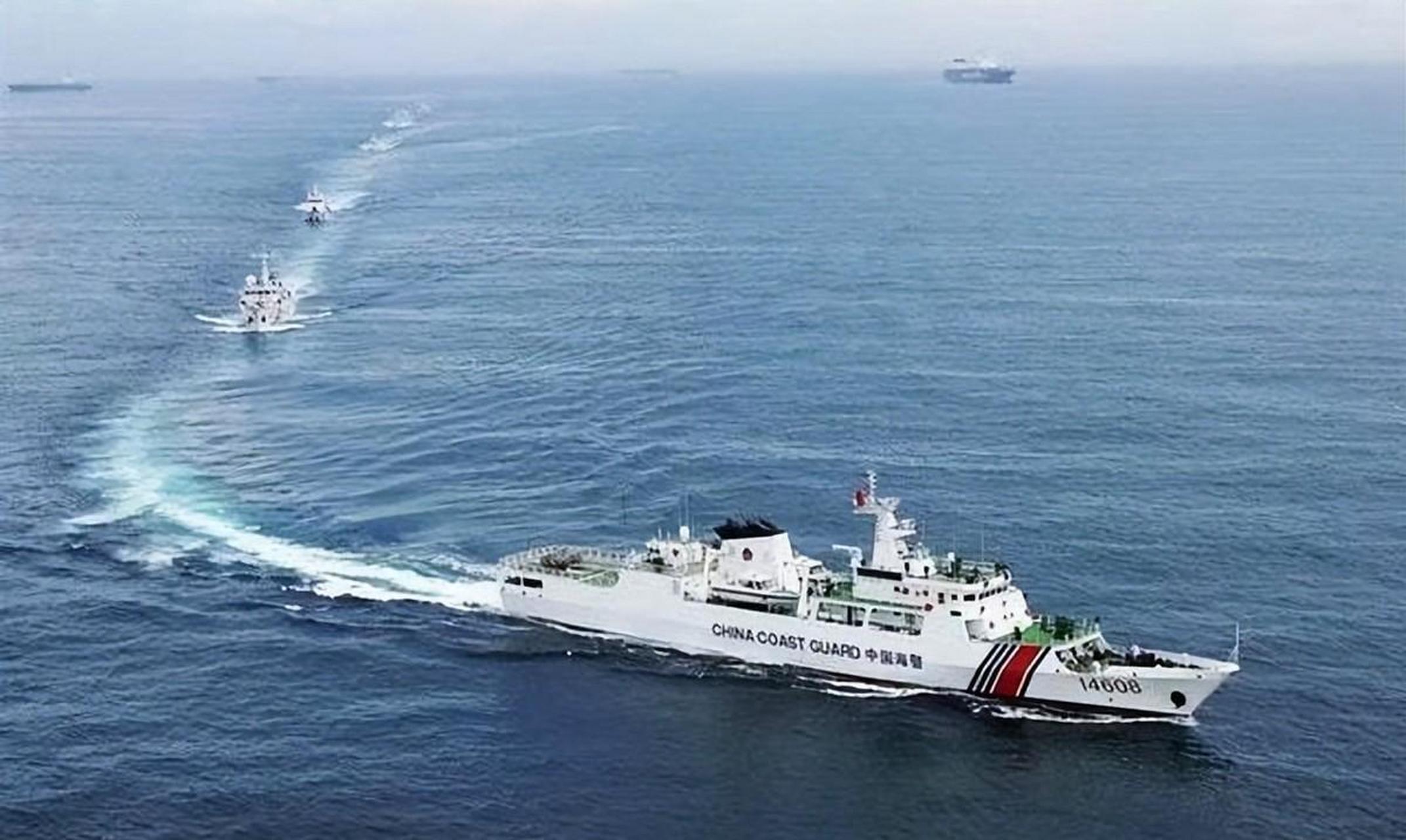 媒体报道,4月26日,中国海警2301舰艇编队在我钓鱼岛领海内巡航