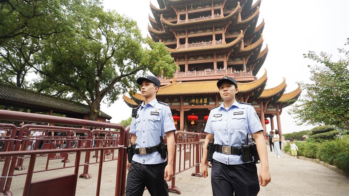 最新全国警察免费景点图片