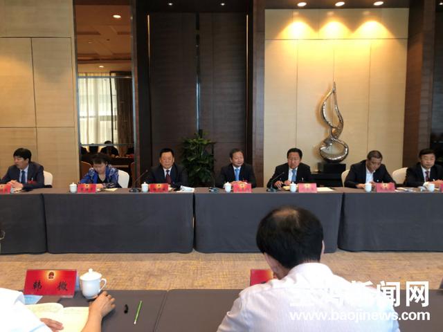 白升安参加眉县代表团审议时强调:努力开创县域经济发展新局面