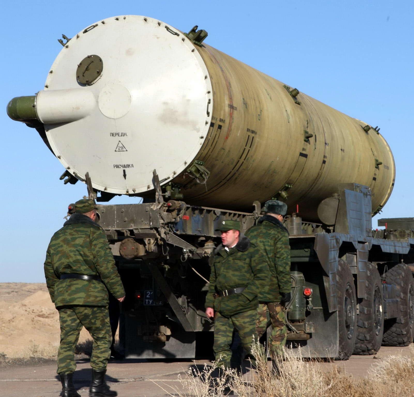 俄军重启核试验场,时隔33年准备核爆,俄专家:再扩充550枚核弹