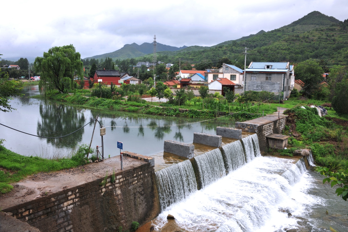 峨庄瀑布群雨中美景