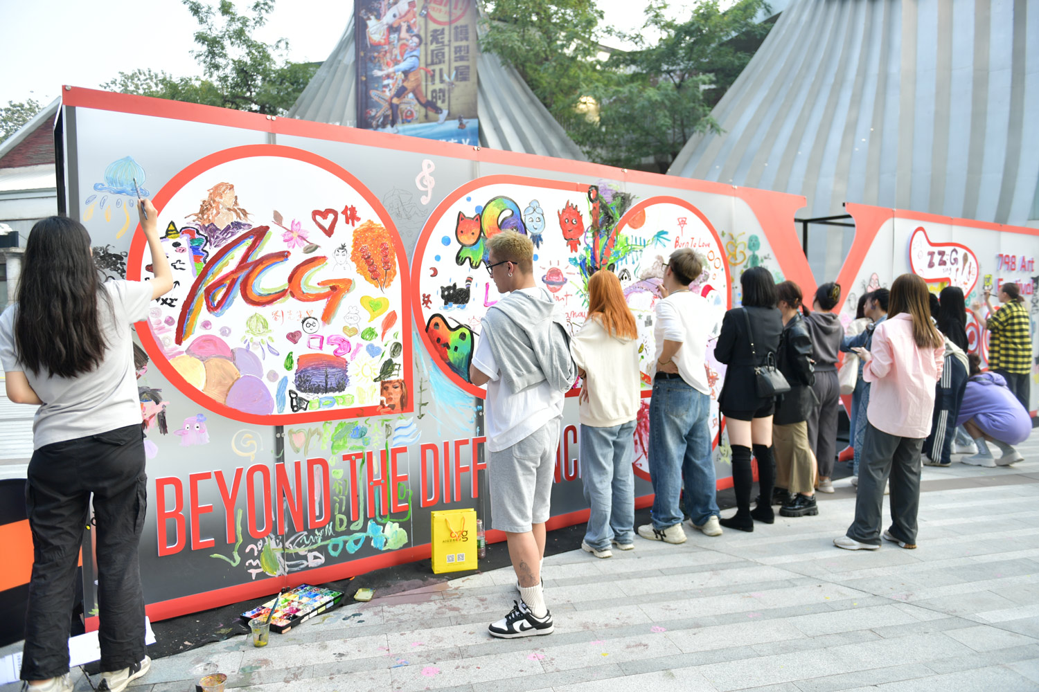 2023北京798艺术节开幕,近百场活动持续一月