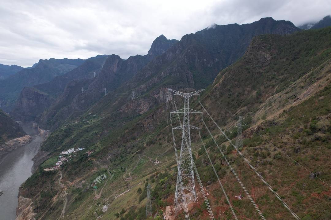 四川杨房沟水电站500千伏送出工程带电投运