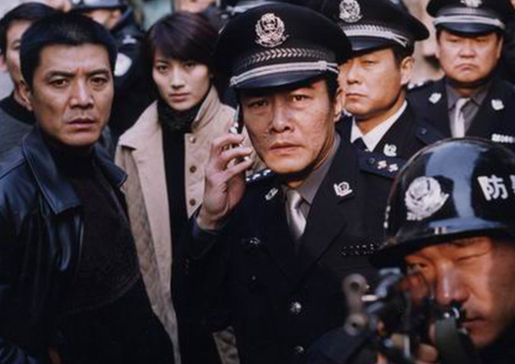 所长充当酒店保护伞是《警中警》第几集?该剧导演和编剧分别是谁