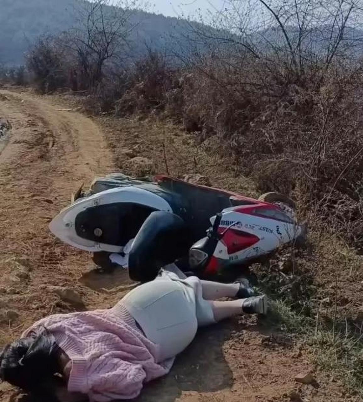 山里遇到姐姐摔了,我该先扶车还是先扶人?