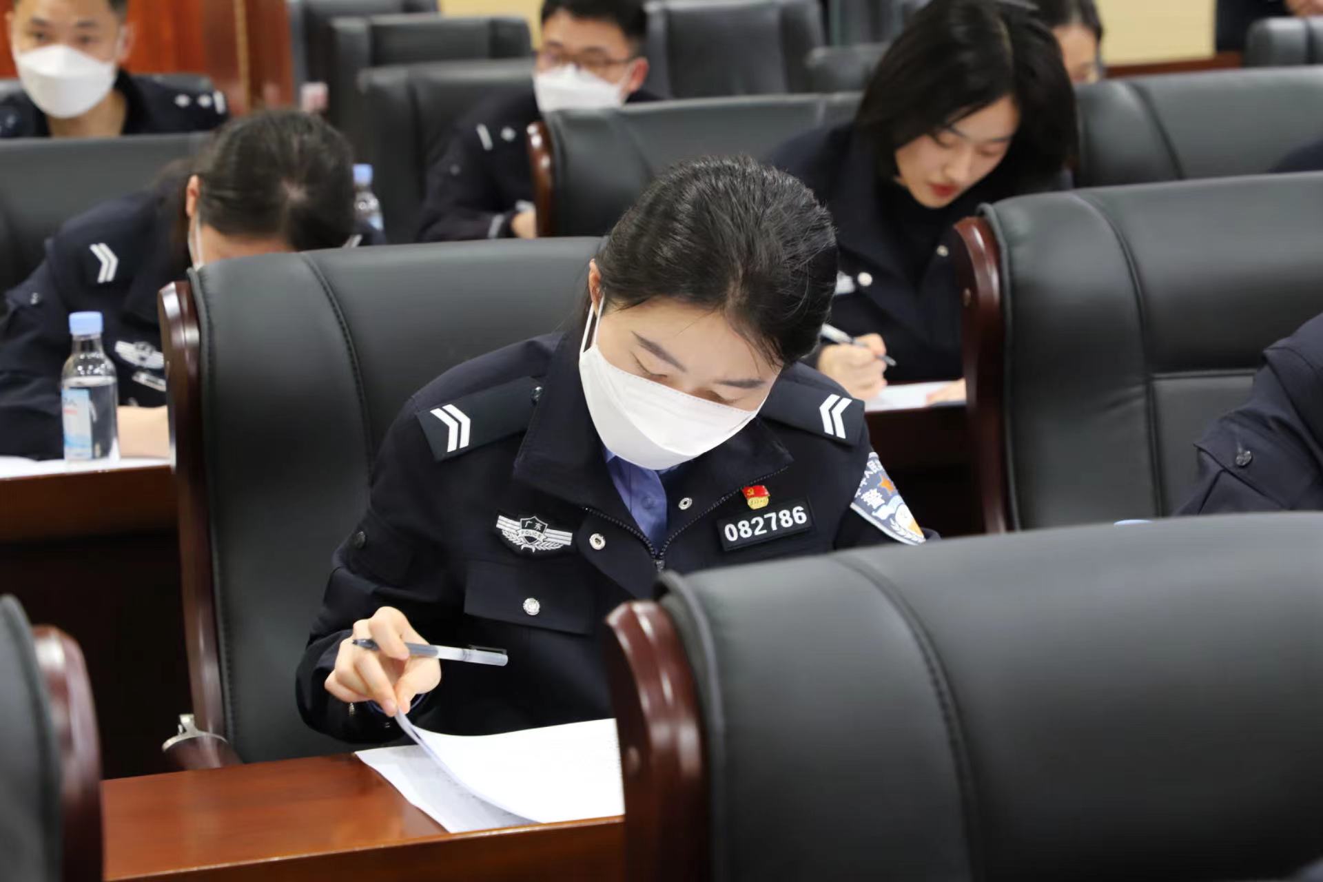 珠海警察故事|"00后"反诈新警赵富泽:真诚是永远的必杀技