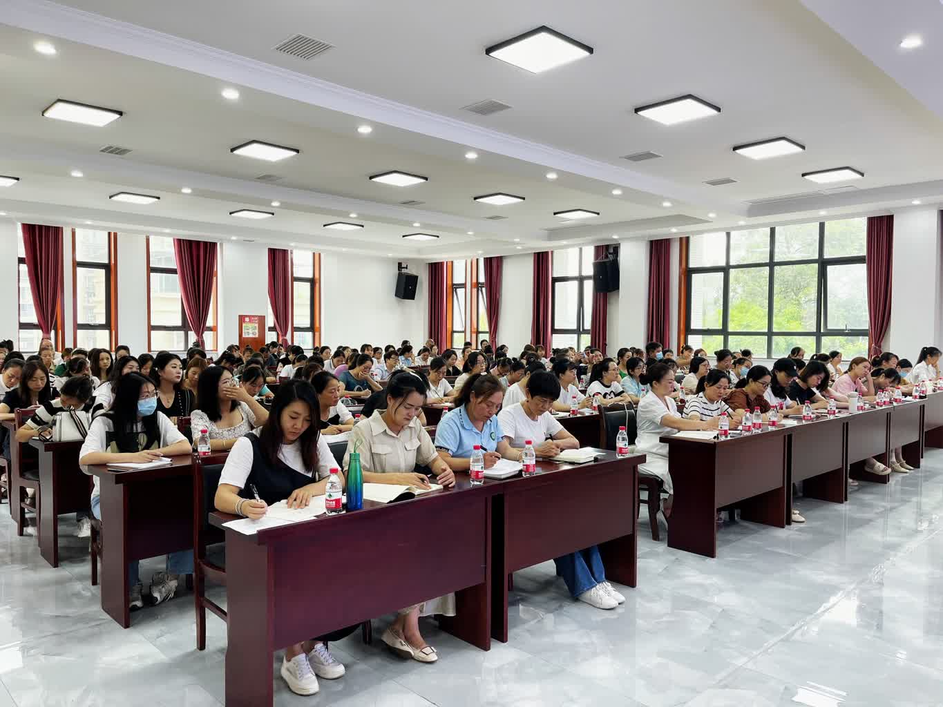 荣县举行2023年托幼机构卫生保健管理培训会