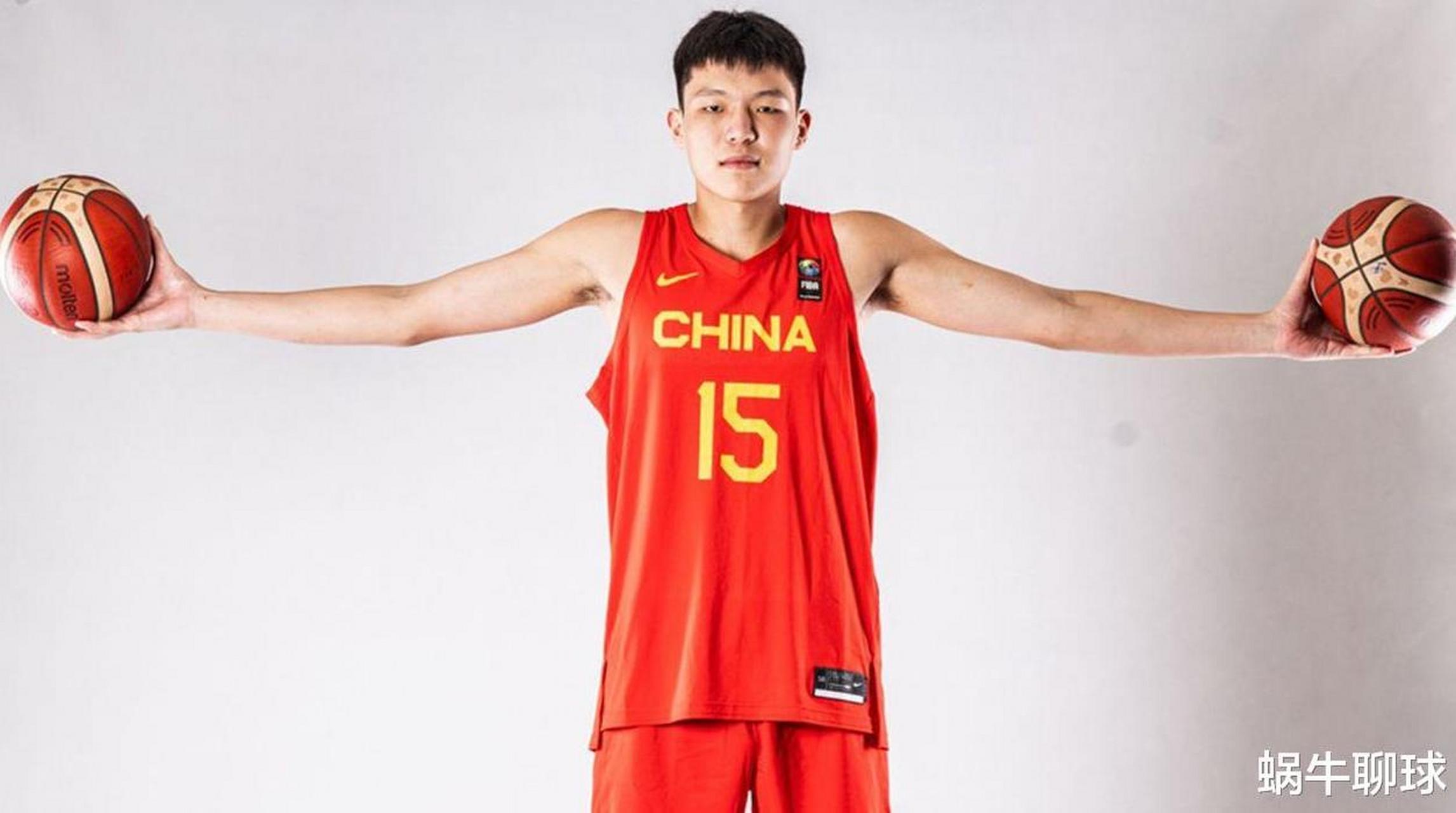 7次助攻5次盖帽以及0.4次抢断,投篮命中率51.7%.