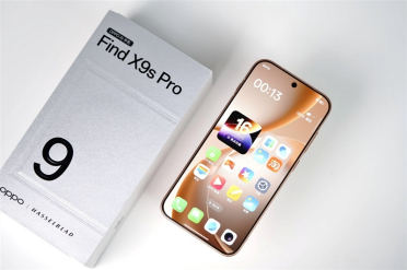 6.32 英寸塞下双2亿 + 7025mAh! OPPO Find X9s Pro全面评测：新王小Ultra 影像续航手感全维封神