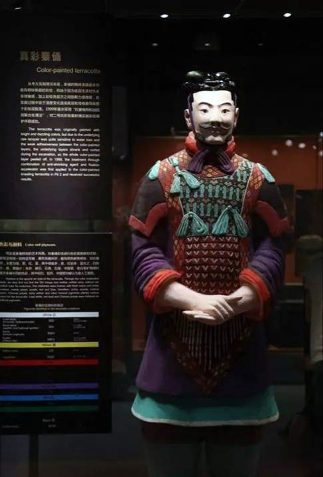 深夜秦陵俑坑盗宝,秦将军俑:你偷我的假头,我要你的真头