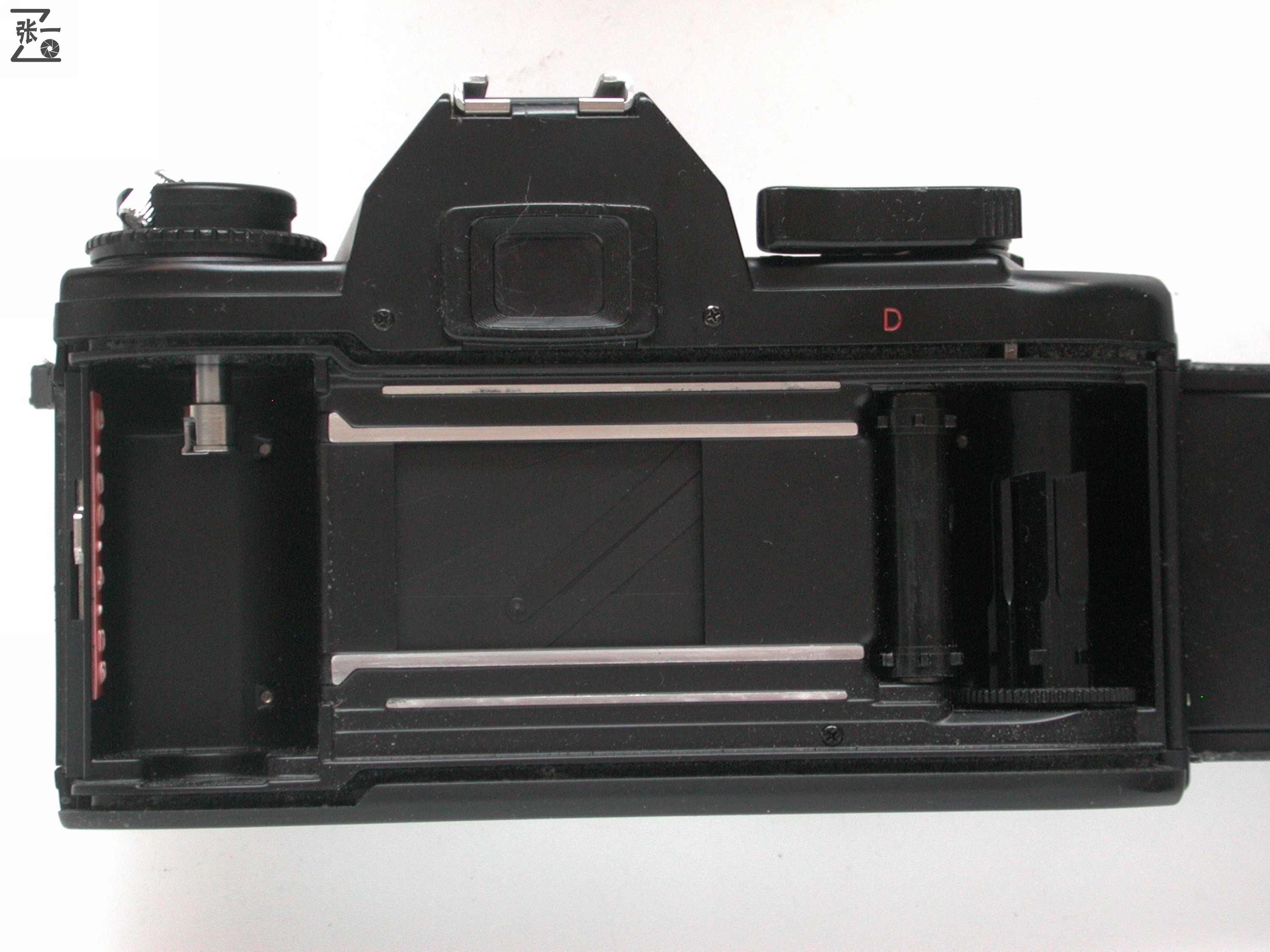 为了红"d"而购买的日本nikon em,唯一为女性设计单反照相机?