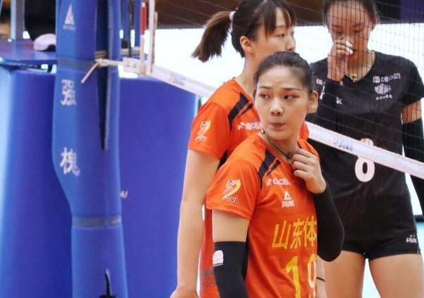 25岁女排重炮晒近照!2年前受伤是转折点,已离国家队渐行渐远