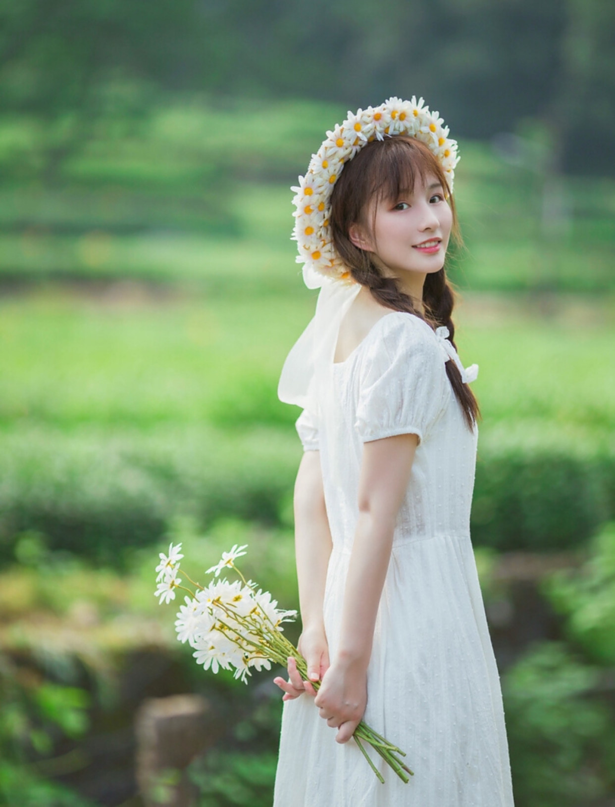 单人照必备姿势,简单好看不尴尬,爱拍美照的女生要知道