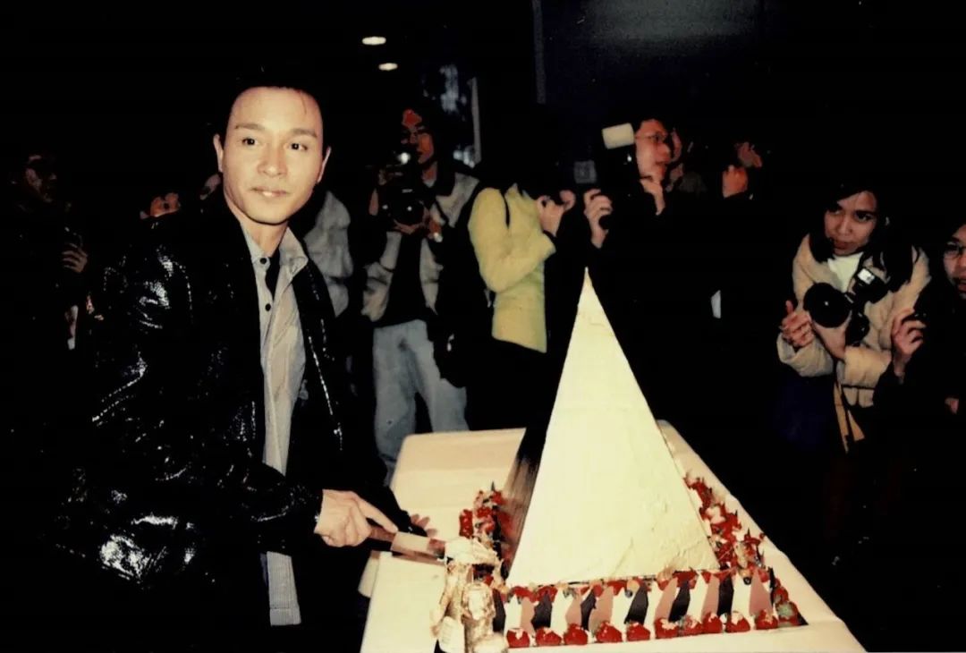 盘点 ‖ 那些年哥哥张国荣度过的圣诞节