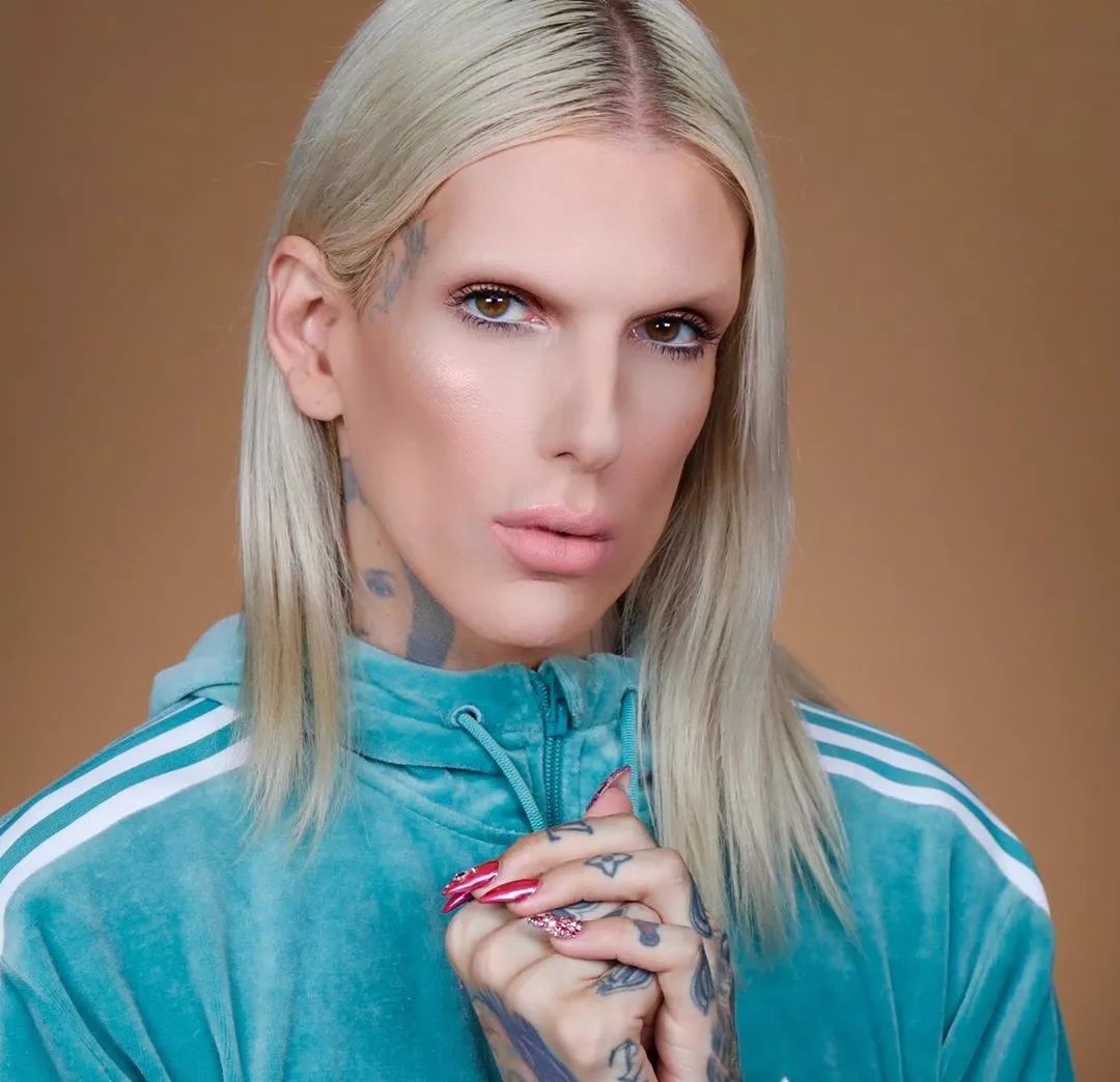 网红j姐新男友又出low事,居然在她家偷窃