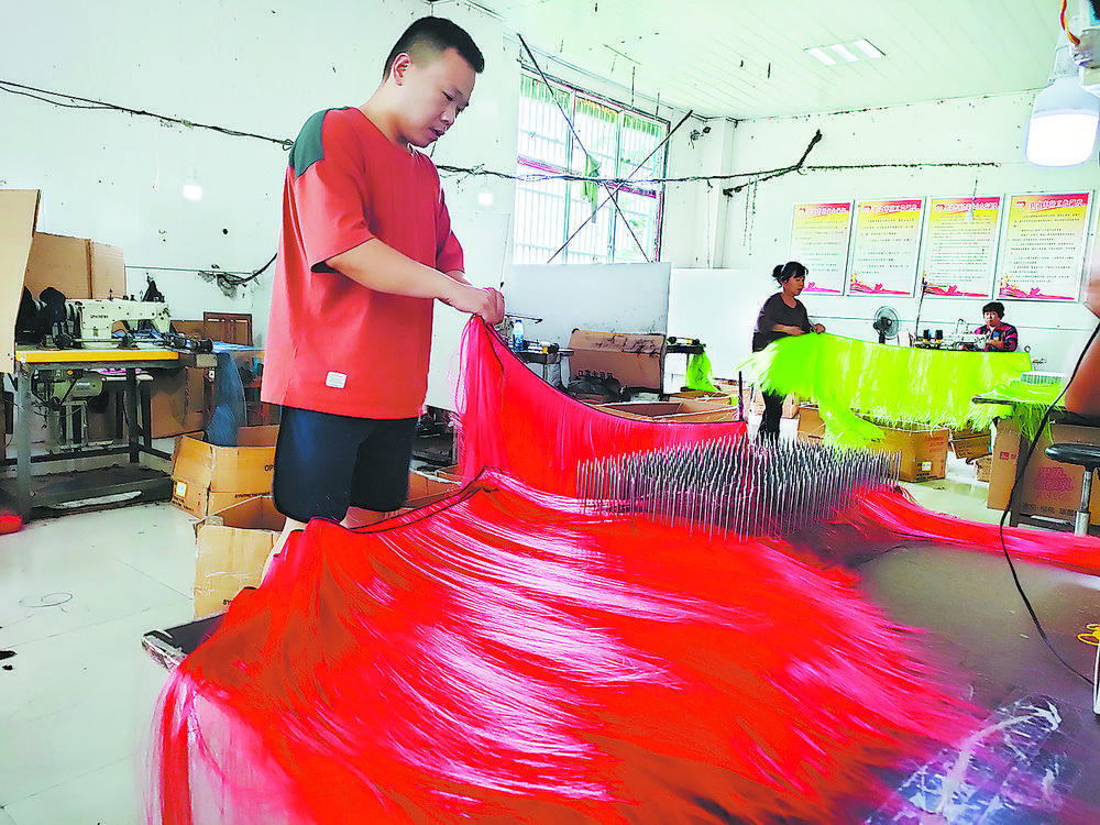 走百村·看振兴丨鄄城县陈王街道西曹行政村:假发"织"就幸福
