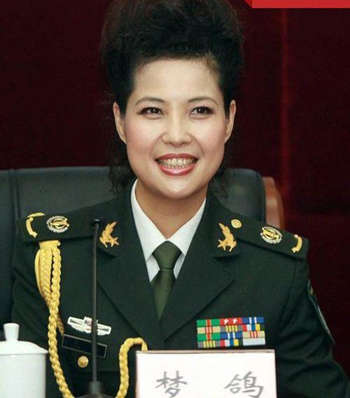 梦鸽书法有悟性,李双江也授经有方,她才写出了书法艺术美!