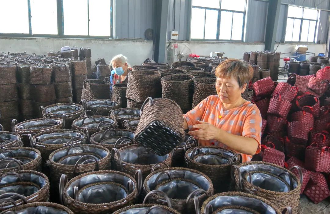 非遺精粹:阜南黃崗柳編俏銷海外