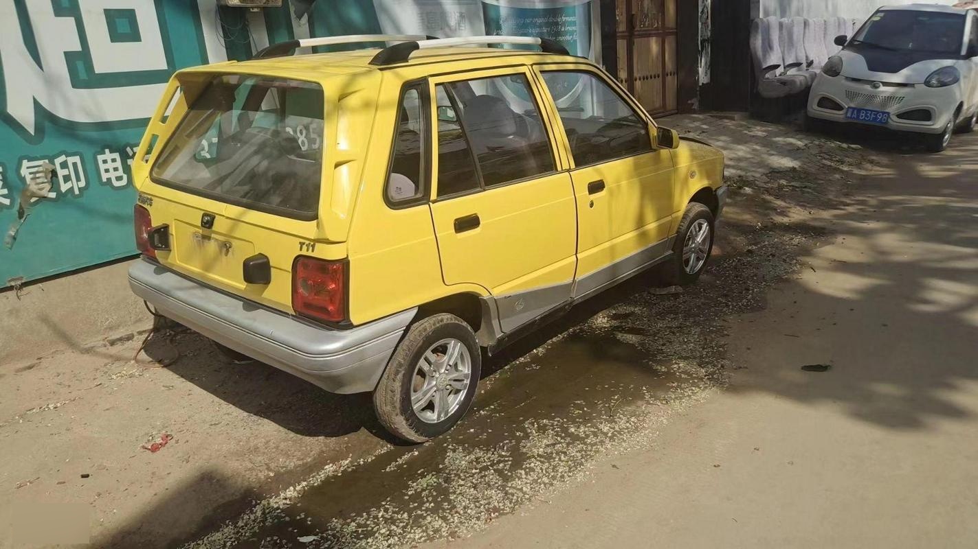 江南t11这款微型纯电动车,以其实惠的价格和众泰厂商的信誉,成为了