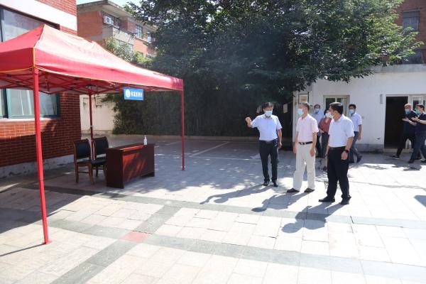 省委疫情防控督察组到红星中学开展秋季开学前疫情防控工作专项督查
